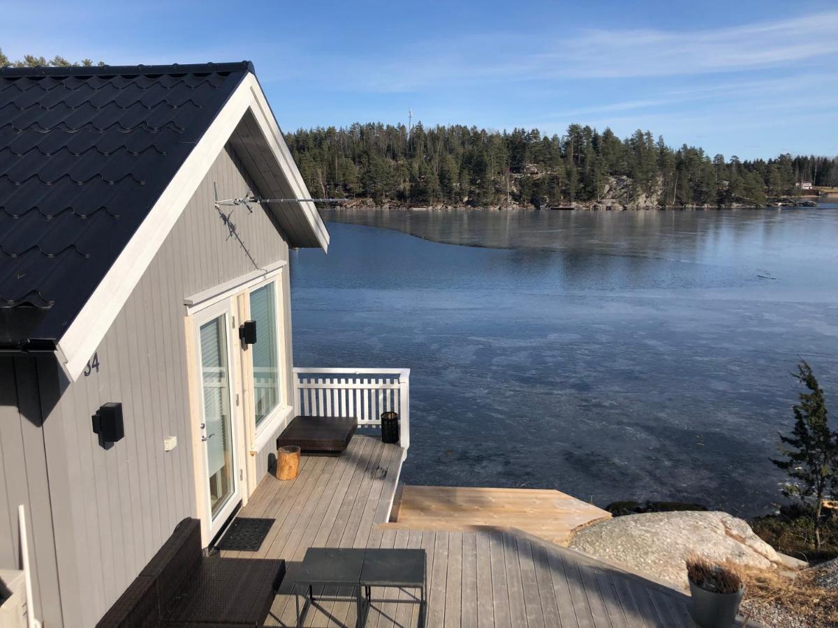 Lyseren Waterfront Cabin Omberg Экстерьер фото