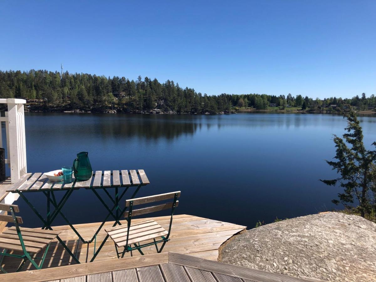 Lyseren Waterfront Cabin Omberg Экстерьер фото